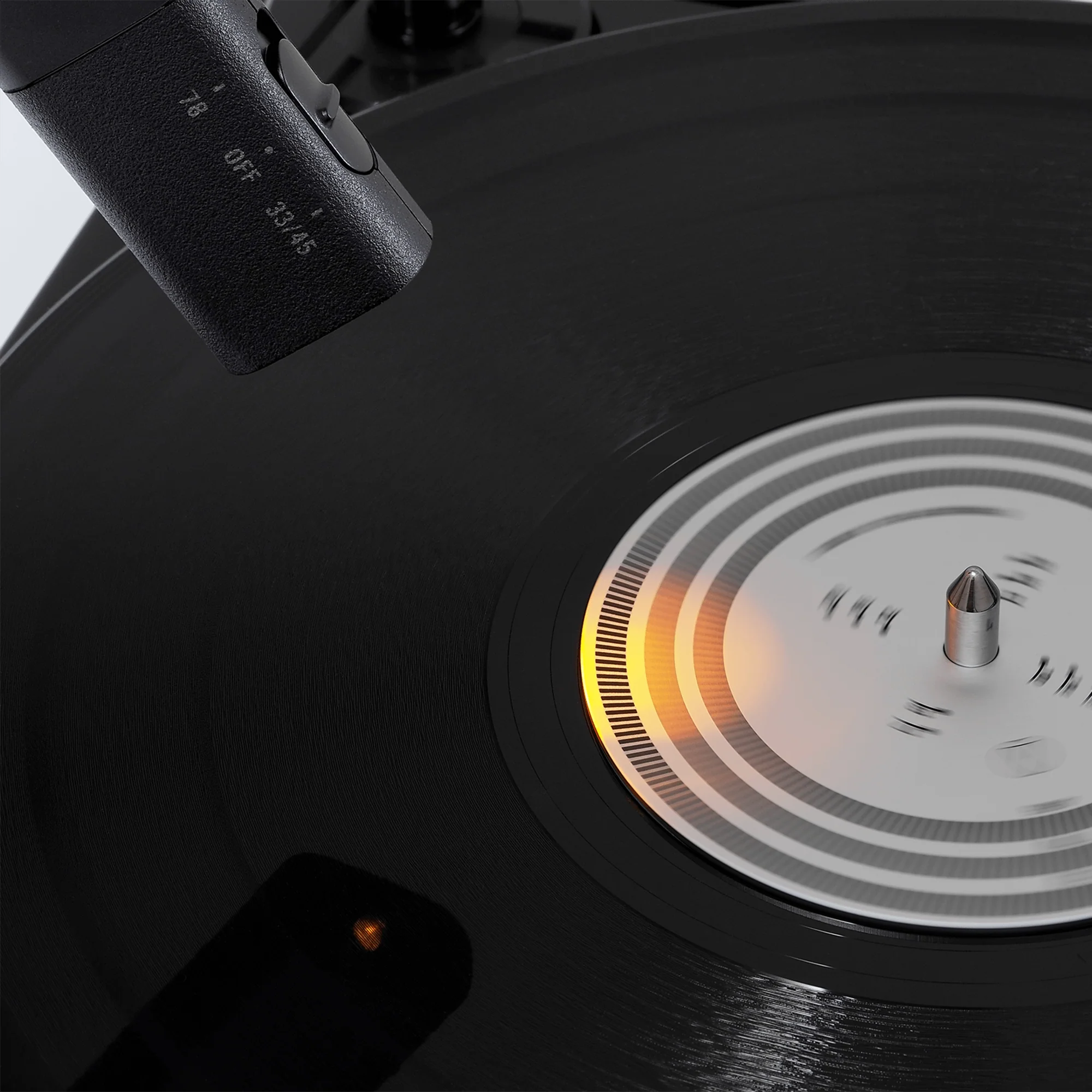 Audio-Technica Stroboscope Disc and Quartz Strobe Light (AT6181DL) - Image 3